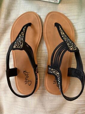 NIB YNot Lilly black sandals. Size 4 (equivalent to women’s 6)
